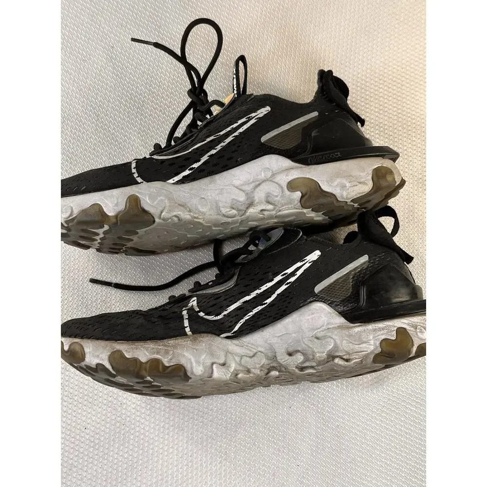 Size 8.5 -‎ Nike React Womans Vision Essential Black Iridescent